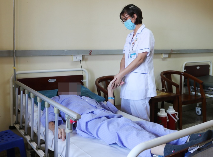 Viêm tụy cấp vì uống rượu ảnh 1 Viem tuy cap vi uong ruou anh 1