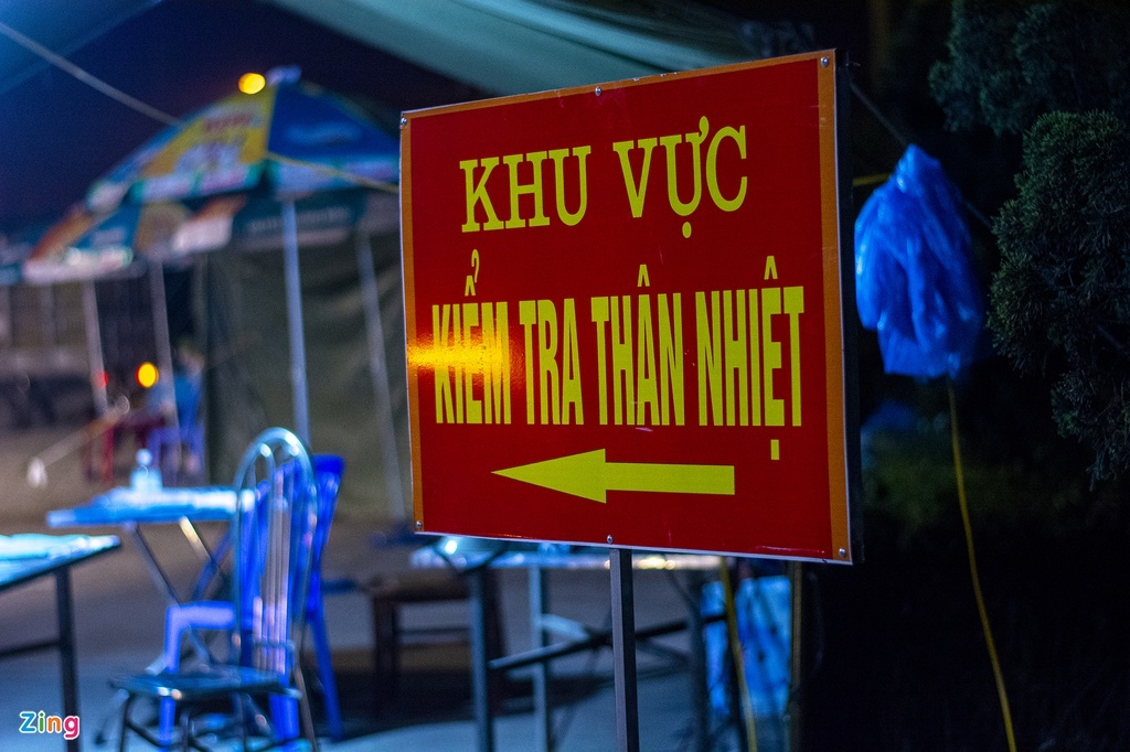 Học sinh bệnh nhân 1347 phải cách ly  ảnh 1 Hoc sinh benh nhan 1347 phai cach ly anh 1