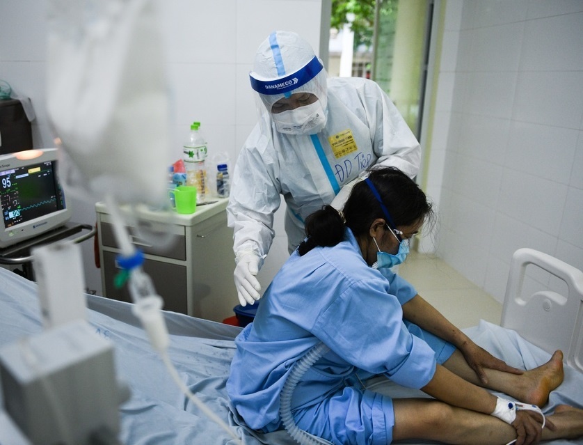 Mot thai phu mac Covid-19 tien luong nang hinh anh