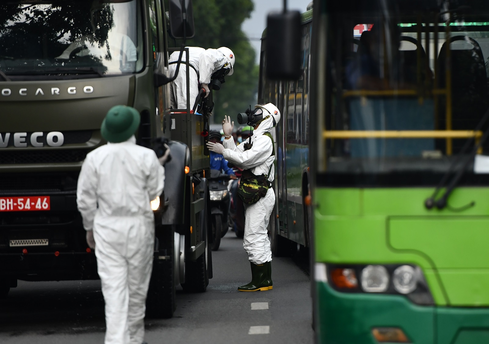 TP.HCM phat hien them 12 ca mac Covid-19 chua ro nguon lay hinh anh