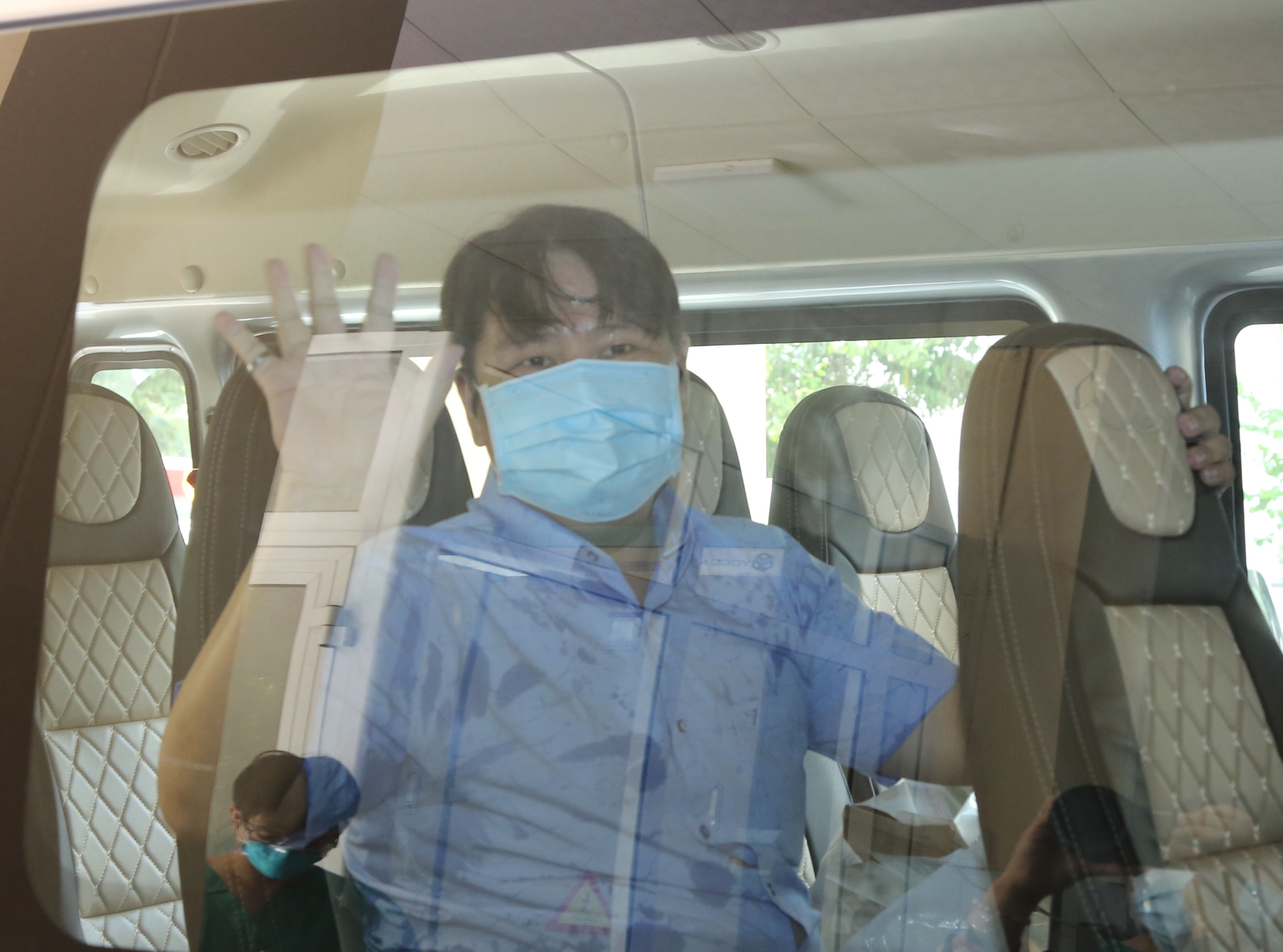 Chien si cong an o TP.HCM xuat vien sau khi khoi Covid-19 hinh anh