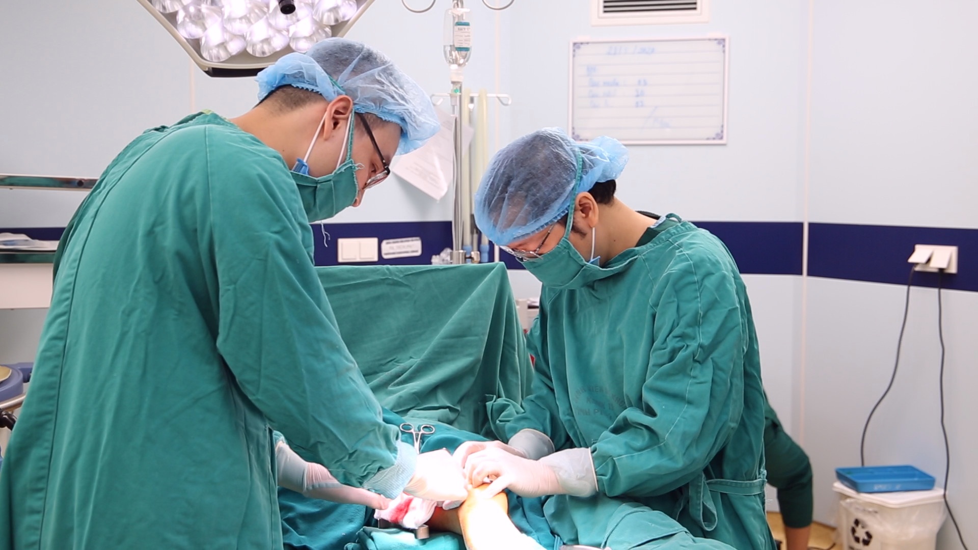 con dau mat ca chan anh 1