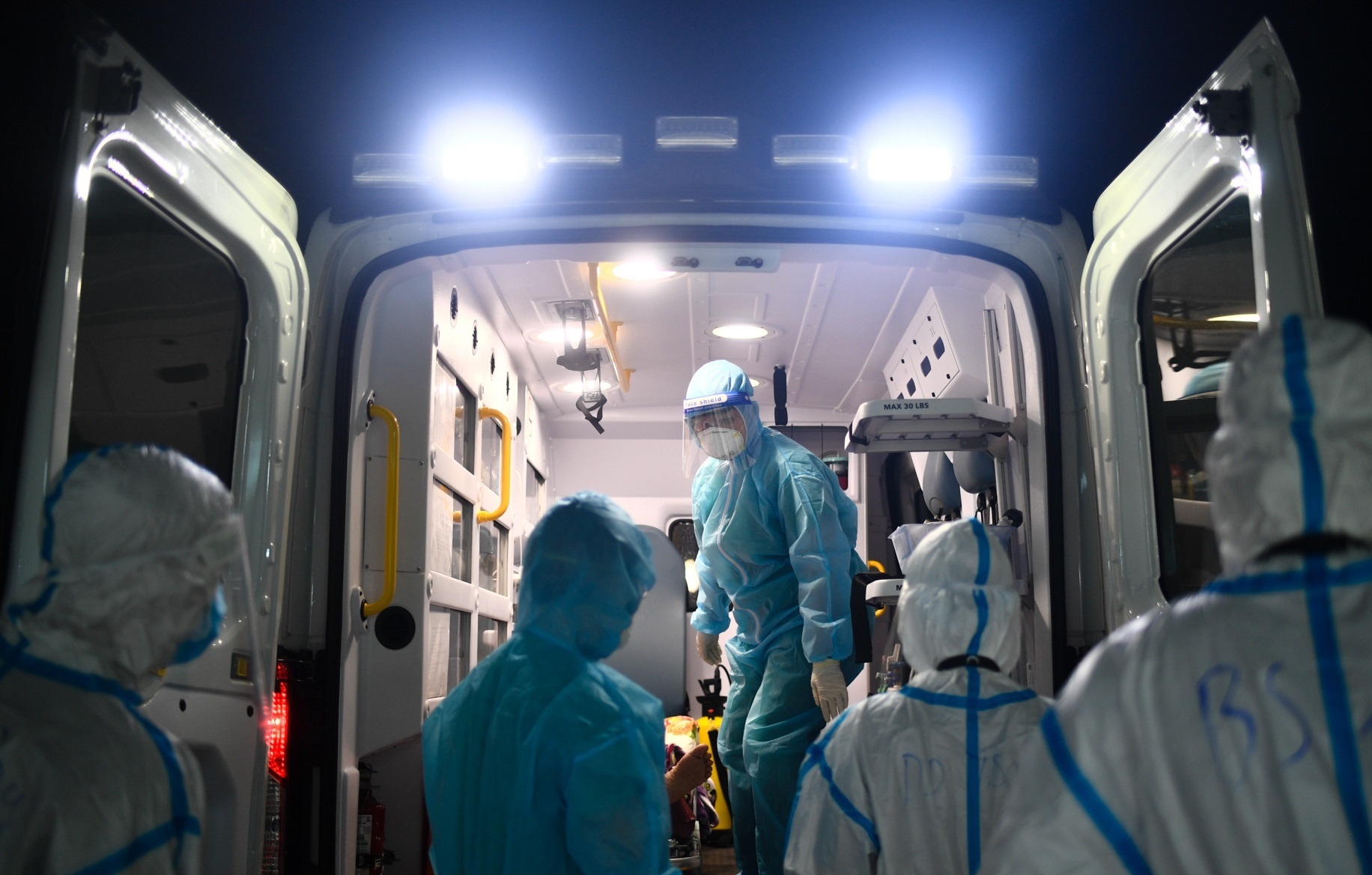 Them 4.937 ca mac Covid-19 tai 23 tinh, thanh hinh anh