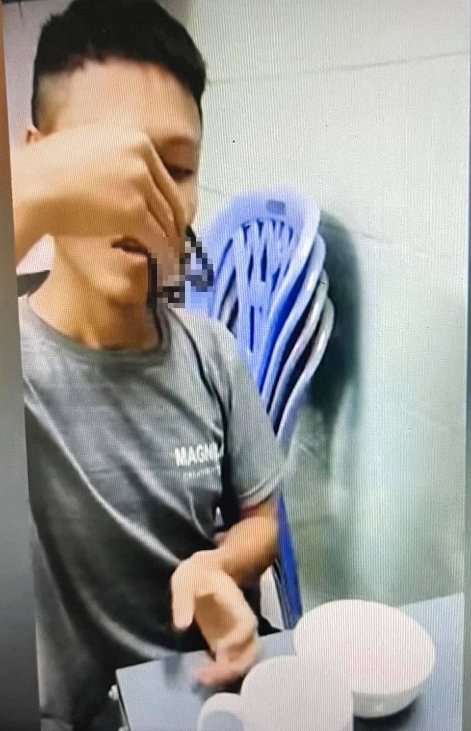 Giun đất không chữa được Covid-19 ảnh 2 Giun dat khong chua duoc Covid-19 anh 2