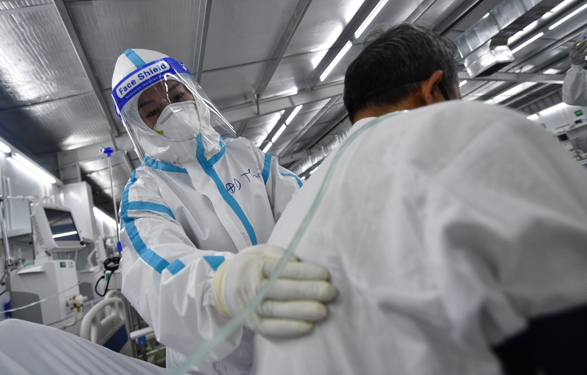 Loai thuoc co the ngan benh nhan Covid-19 tro nang hinh anh