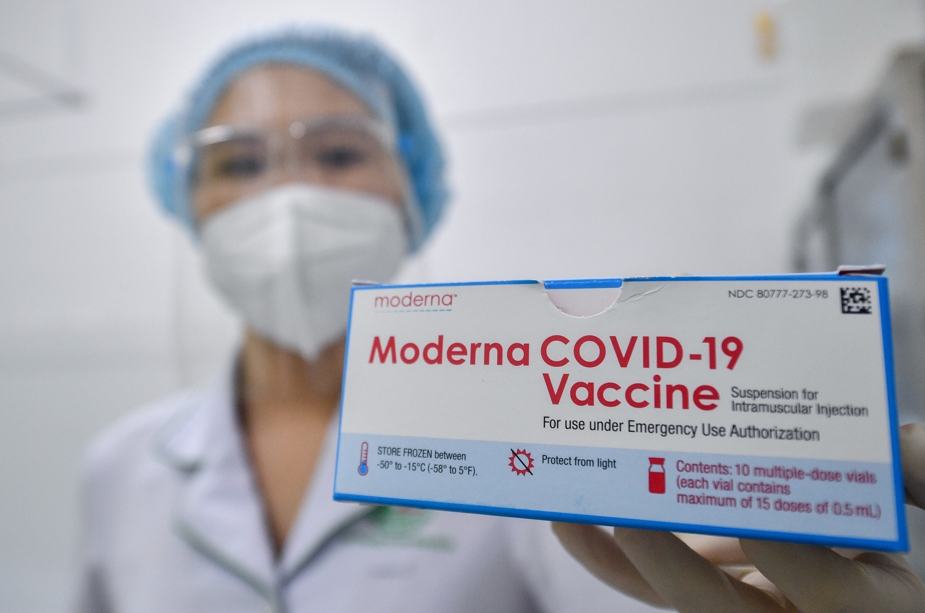 Mui 1 vaccine Moderna, mui 2 co the tiem loai nao? hinh anh