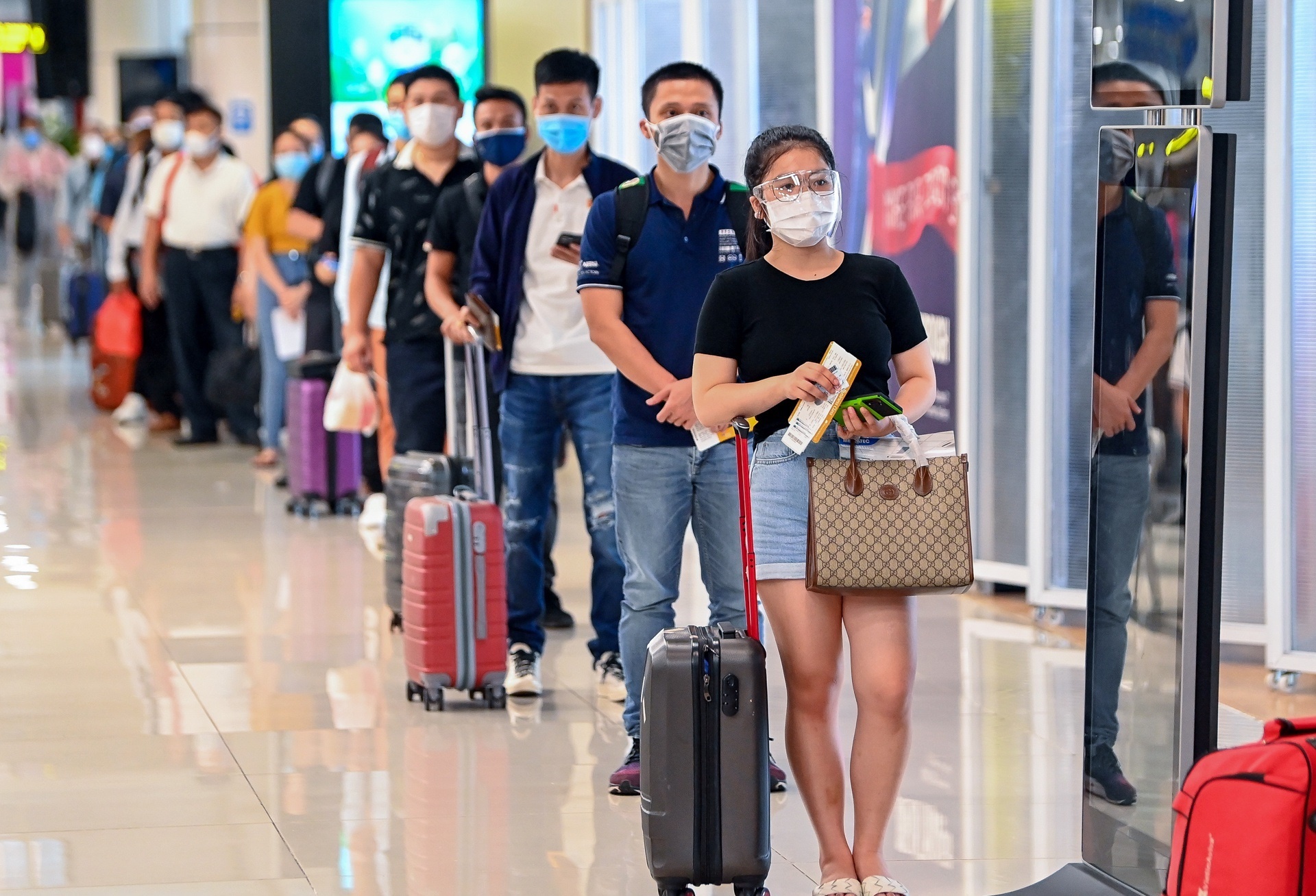 Bo Y te: Cac dia phuong theo doi chat che nguoi tro ve tu vung dich hinh anh