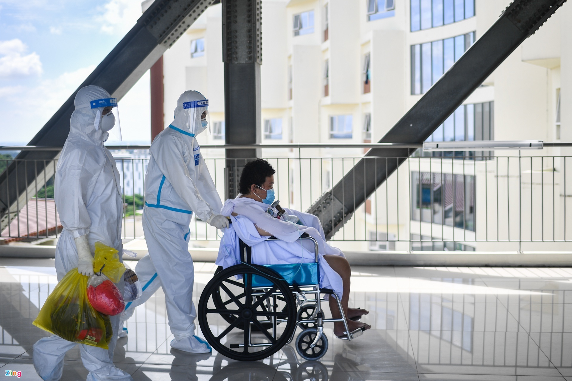 dau nguc,  tim dap nhanh du da khoi Covid-19 anh 1