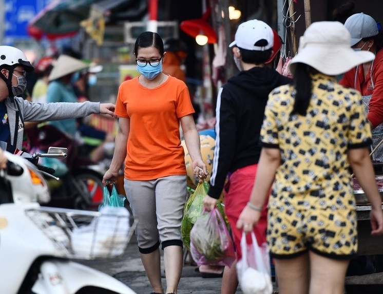 Them 4.889 nguoi mac Covid-19, TP.HCM co 977 ca hinh anh