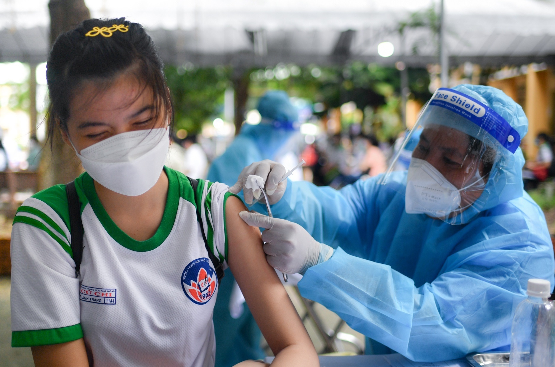 Tre bi dong kinh co duoc tiem vaccine Covid-19? hinh anh