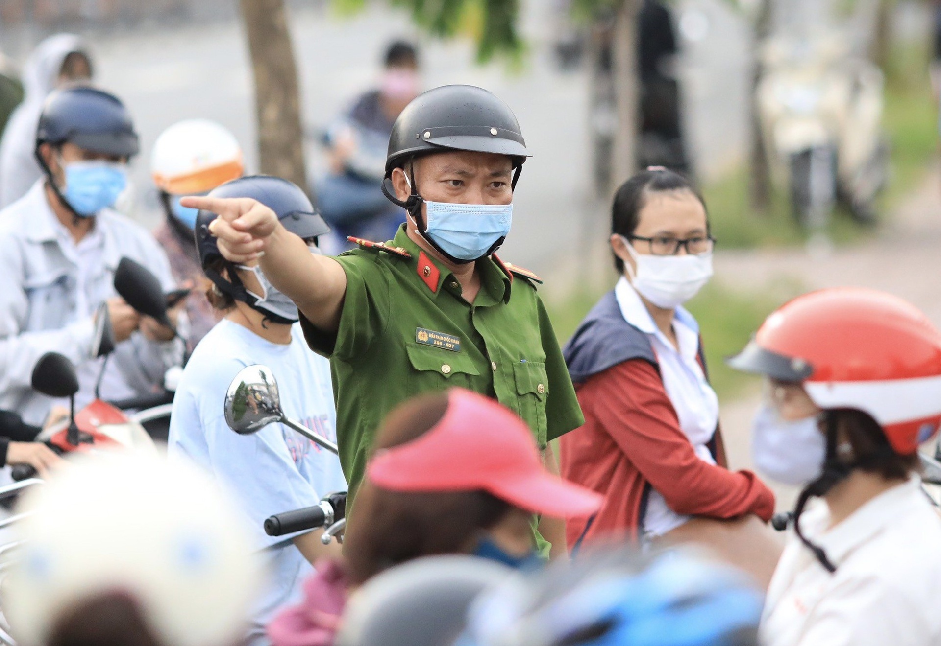 Them 7.487 ca mac Covid-19 hinh anh