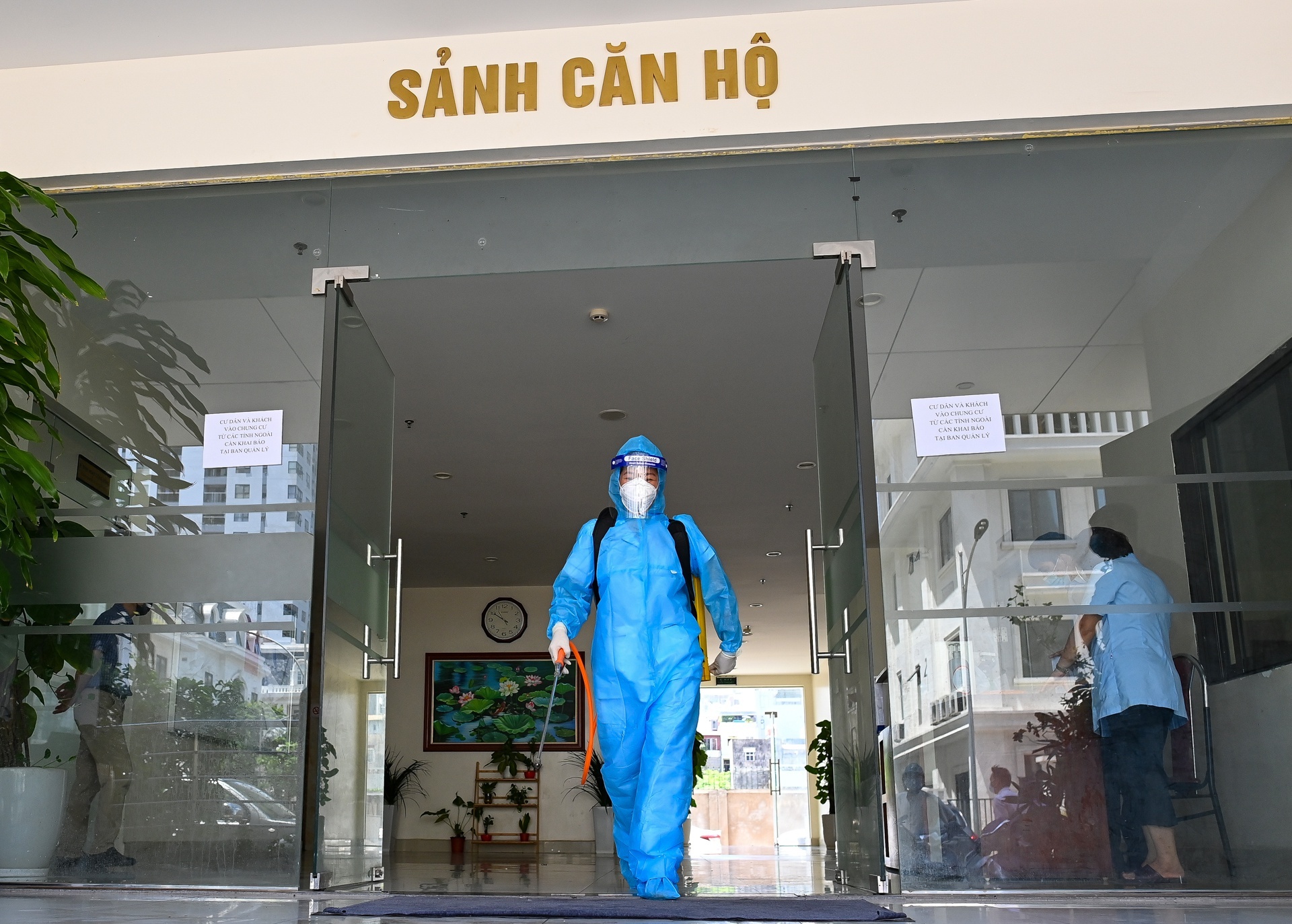 thanh F1 khi di chung thang may voi F0 anh 1