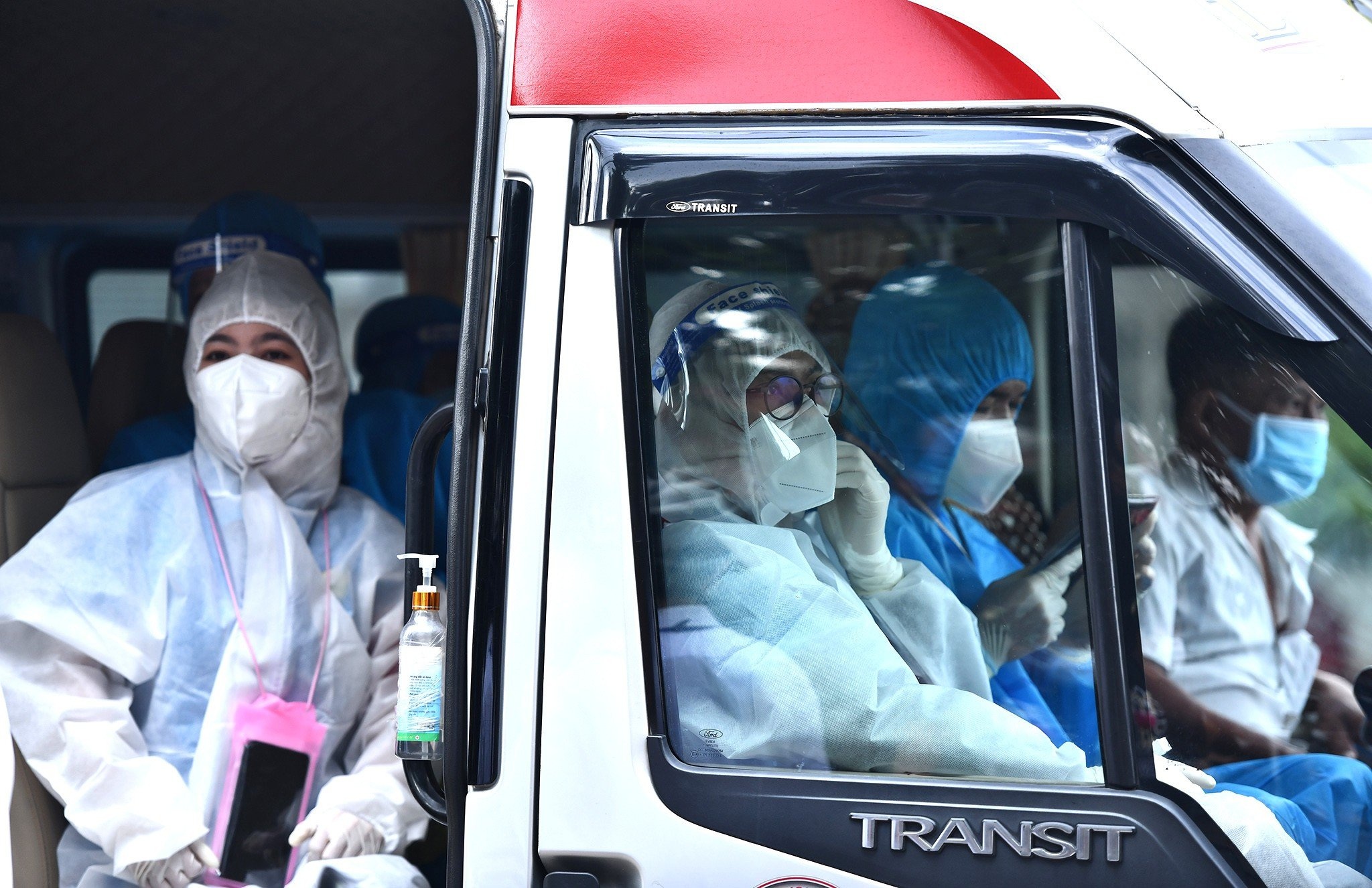 Nhieu dia phuong tang toc tiem vaccine hinh anh