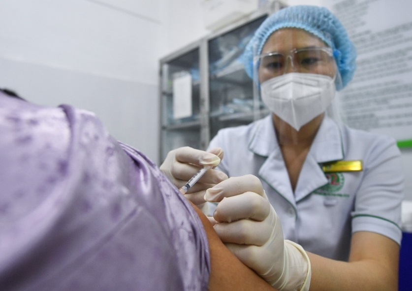 Loai vaccine Covid-19 nen tiem cho mui tang cuong hinh anh