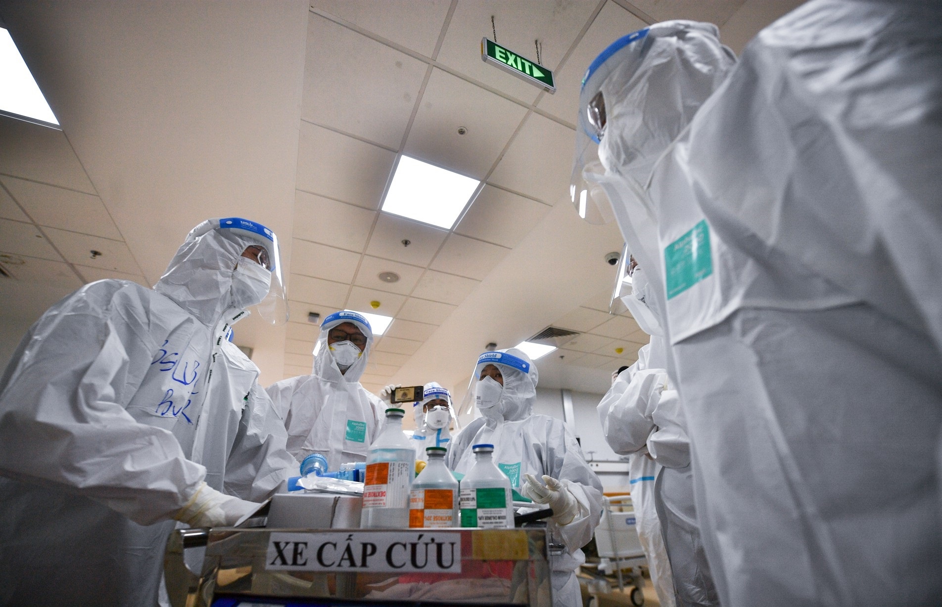 Can cap phep thuoc khang virus Molnupiravir som hinh anh