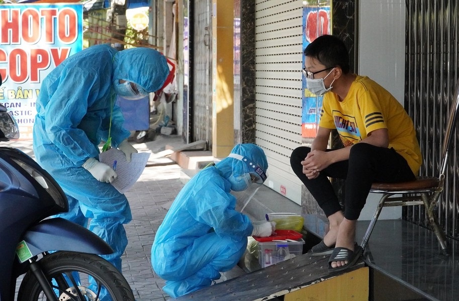 Cac dia phuong bam sat dien bien dich do nhieu ca nhiem chung Omicron hinh anh