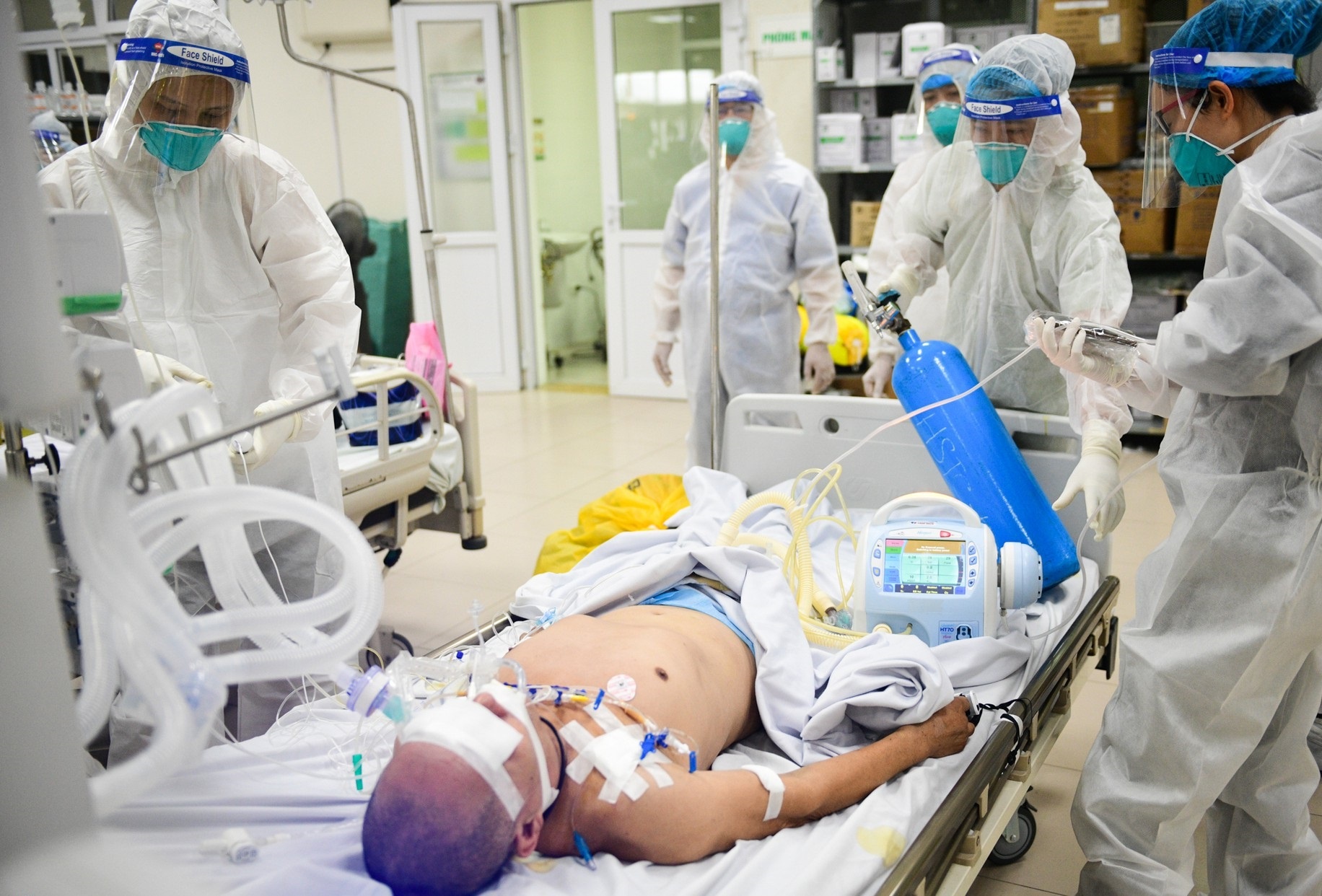 6% ca mac Covid-19 tai Viet Nam la benh nhan nang hinh anh