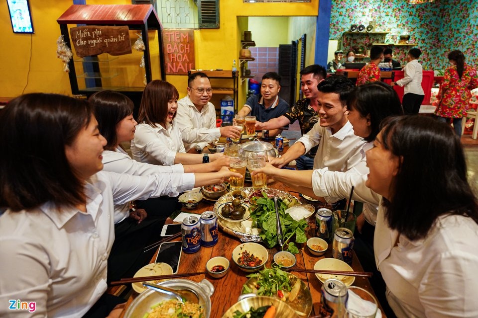 Cách uống rượu không gây hại ảnh 2 Cach uong ruou khong gay hai anh 2