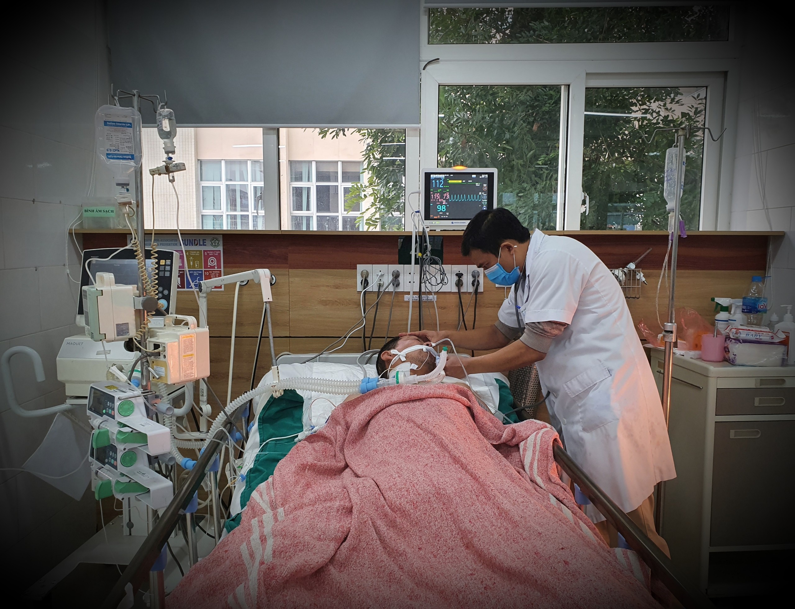 Uong phai ruou gia anh 1