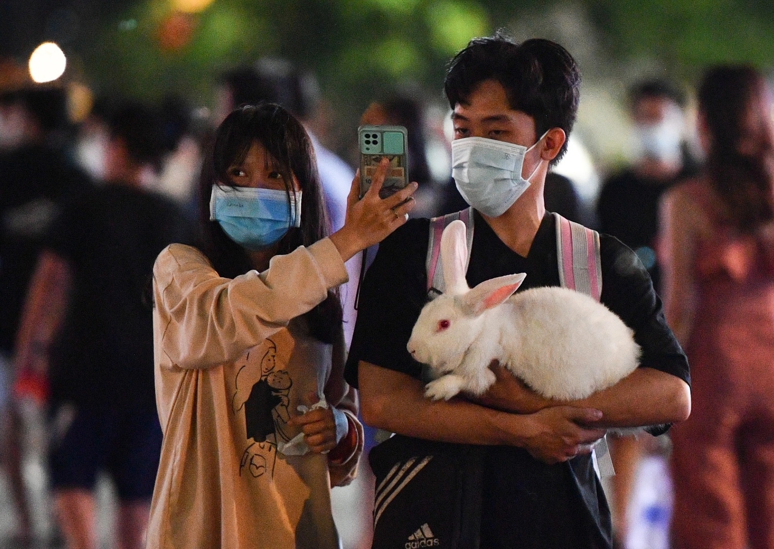 Them 23.181 ca Covid-19, so luong F0 tu vong giam sau hinh anh