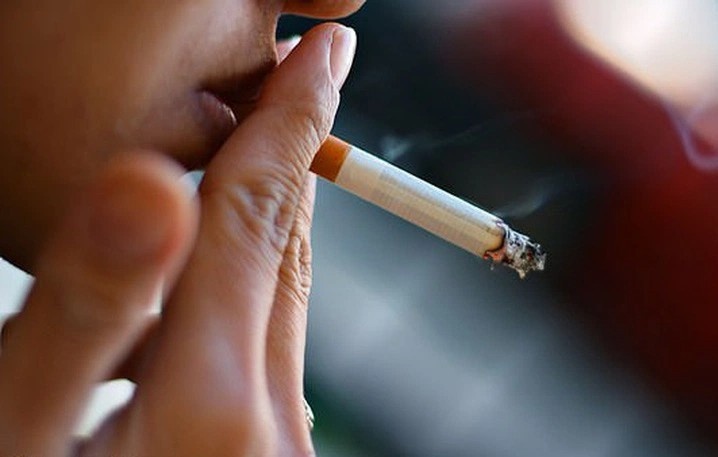 Dau hieu nghien nicotine tu thuoc la hinh anh
