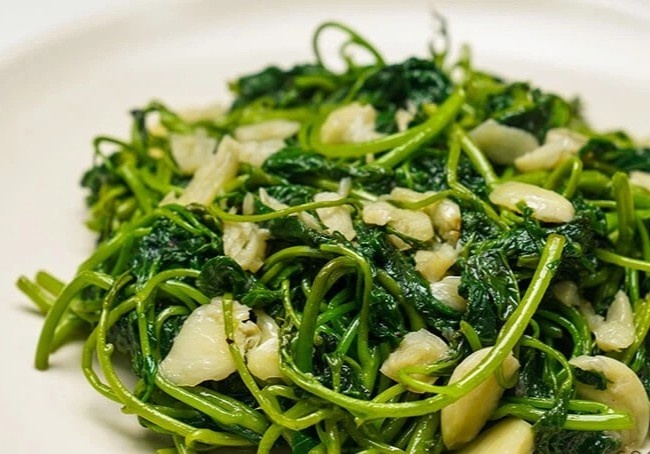 Rau khoai lang giup phong benh ung thu? hinh anh