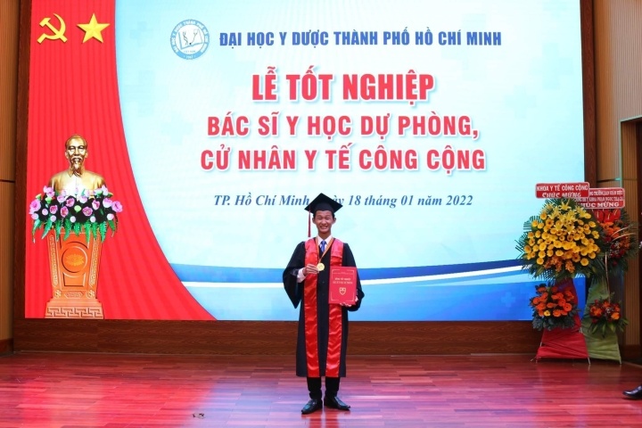 Nam sinh mo coi anh 4
