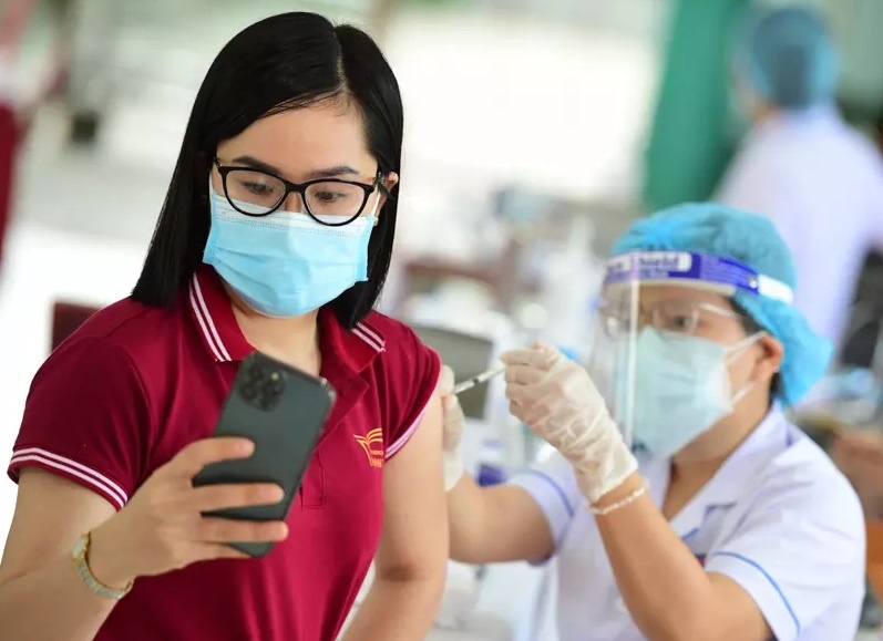 Lo ngai vaccine Covid-19 sap het han khong con hieu qua hinh anh