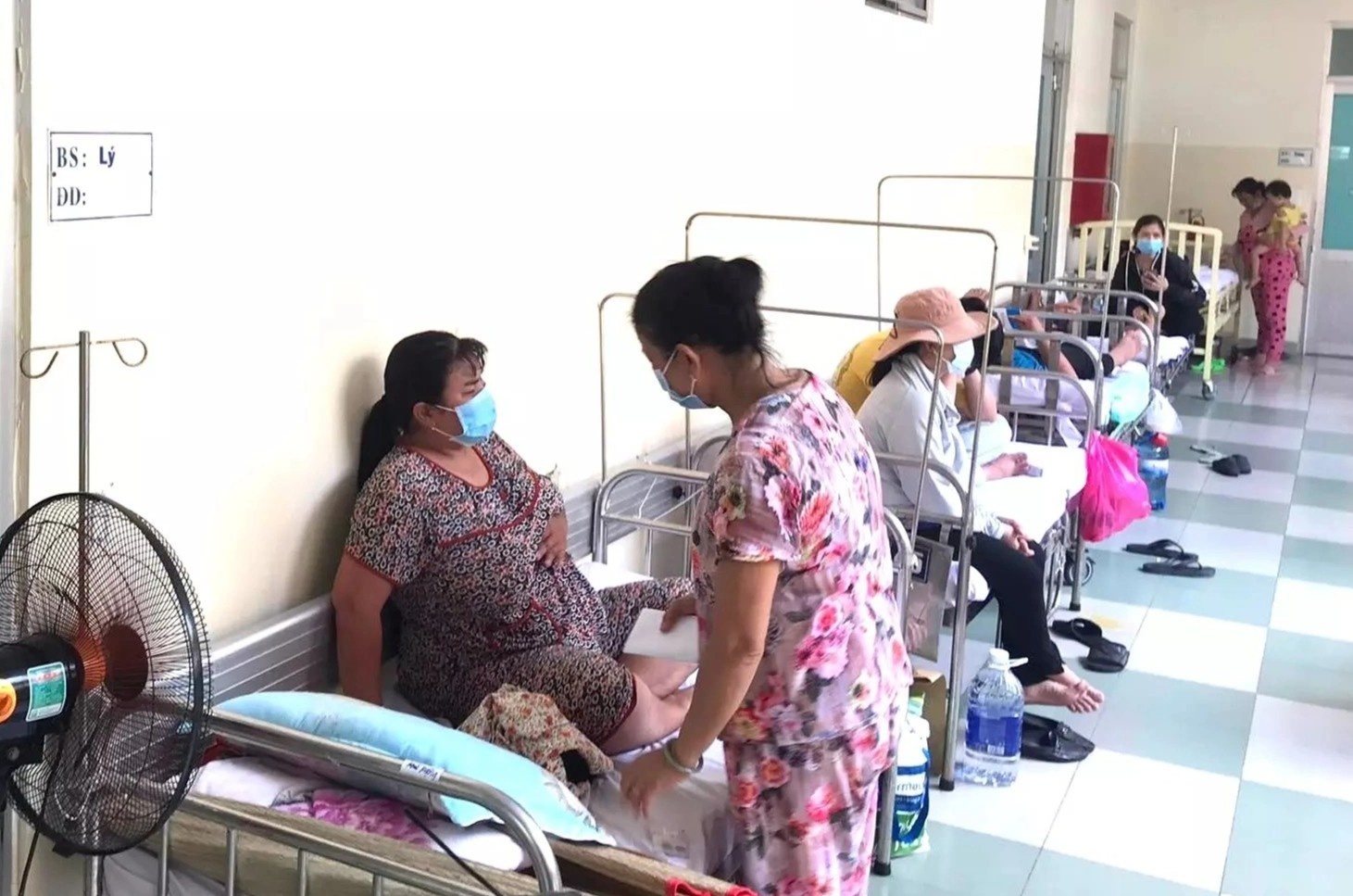 Canh bao nhieu me bau tai TP.HCM mac sot xuat huyet hinh anh