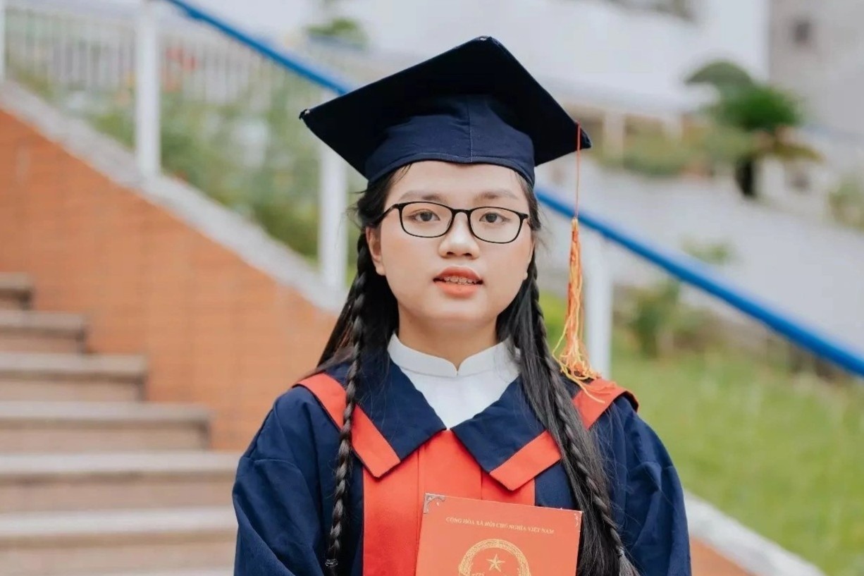 Nu sinh do thu khoa 3 truong chuyen noi tieng Ha Noi hinh anh