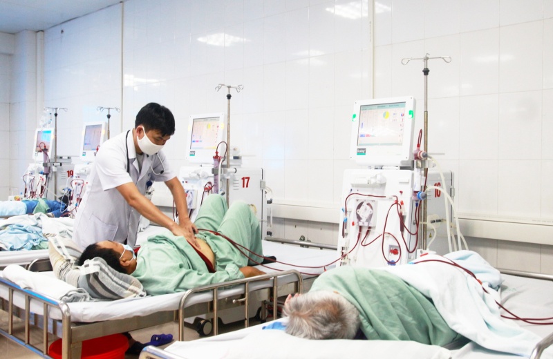 Nguoi can di kham than,  tiet nieu anh 1