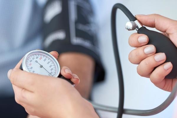 Nguyen nhan khien nhieu nguoi tre bi suy than hinh anh