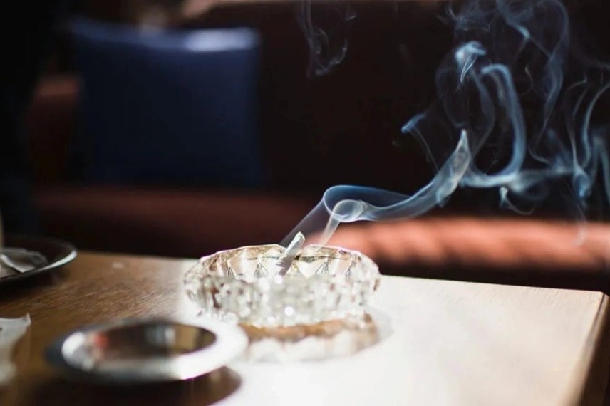 Khoi thuoc la bam lai sau nhieu nam van gay tac hai khon luong hinh anh