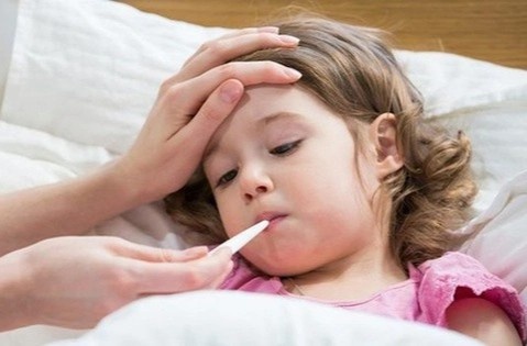 Nhung hanh dong sai lam khi cham soc nguoi mac sot xuat huyet hinh anh