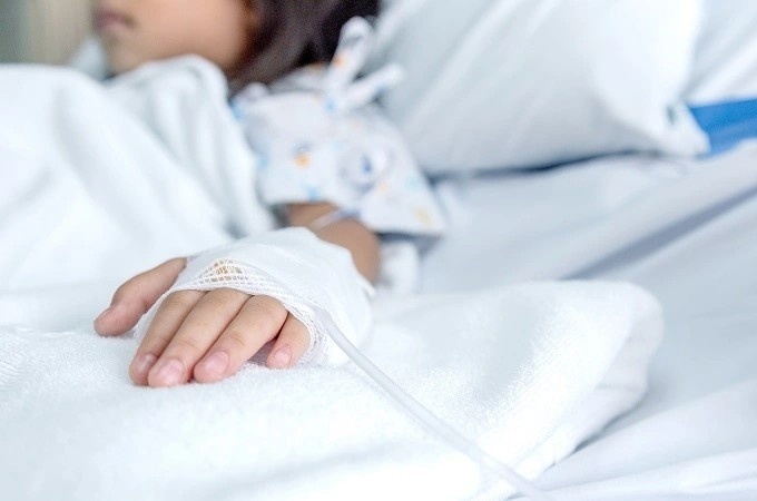 Phan biet dau hieu mac Adenovirus voi benh cam cum hinh anh