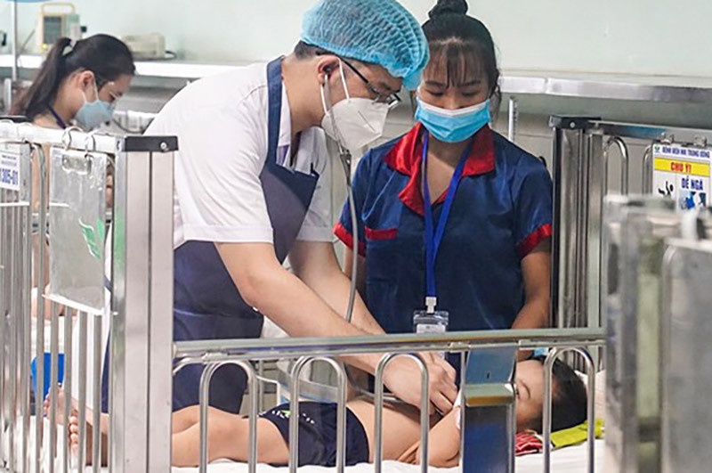 Bo Y te yeu cau tang cuong giam sat, khong de bung dich do virus Adeno hinh anh