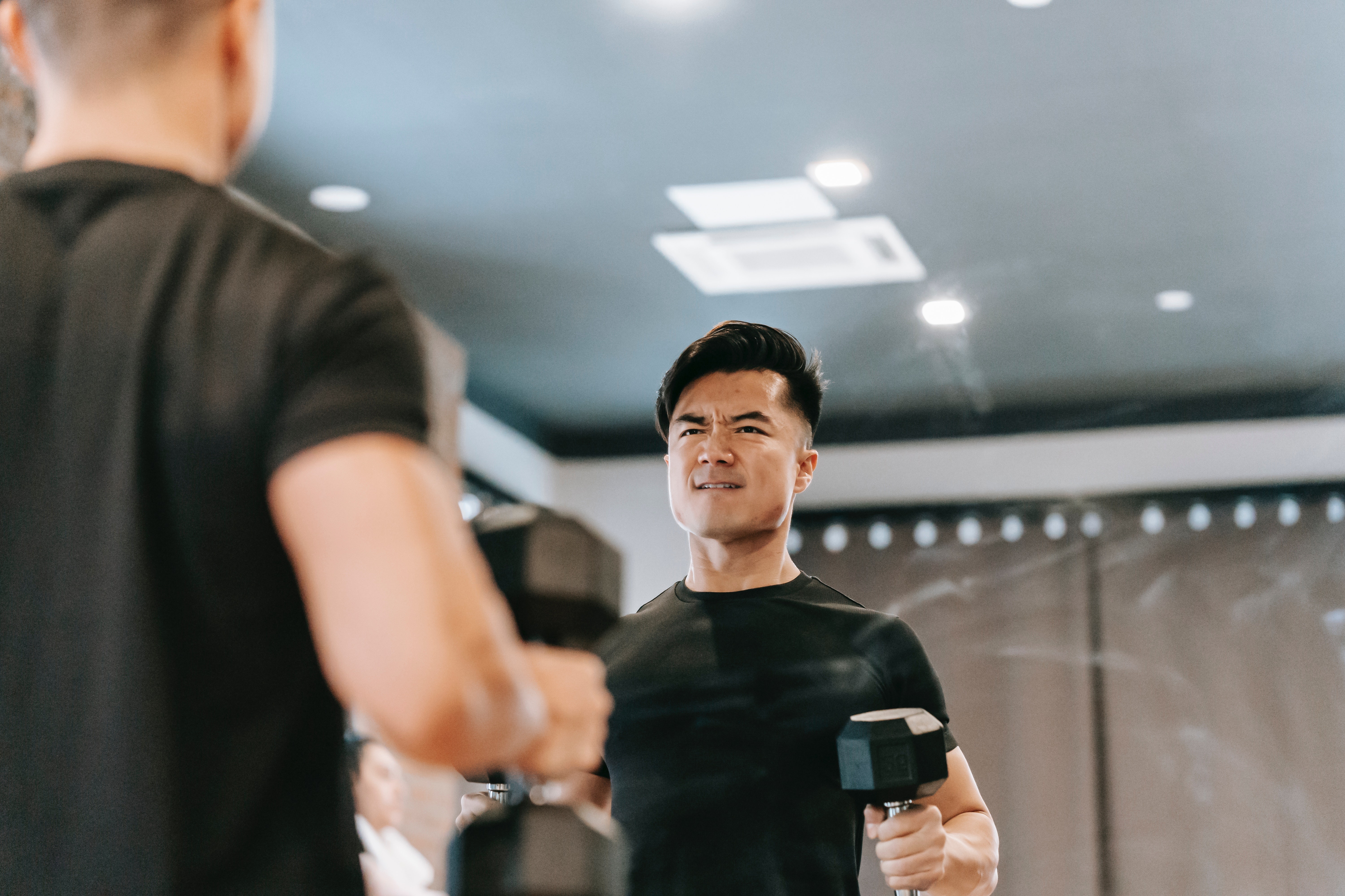 Giao an tap gym mua qua mang re nhung nguoi tap hay bo cuoc hinh anh