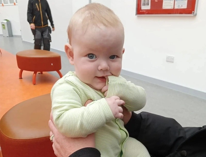 Em be can be moi ngay do mac hoi chung it gap hinh anh