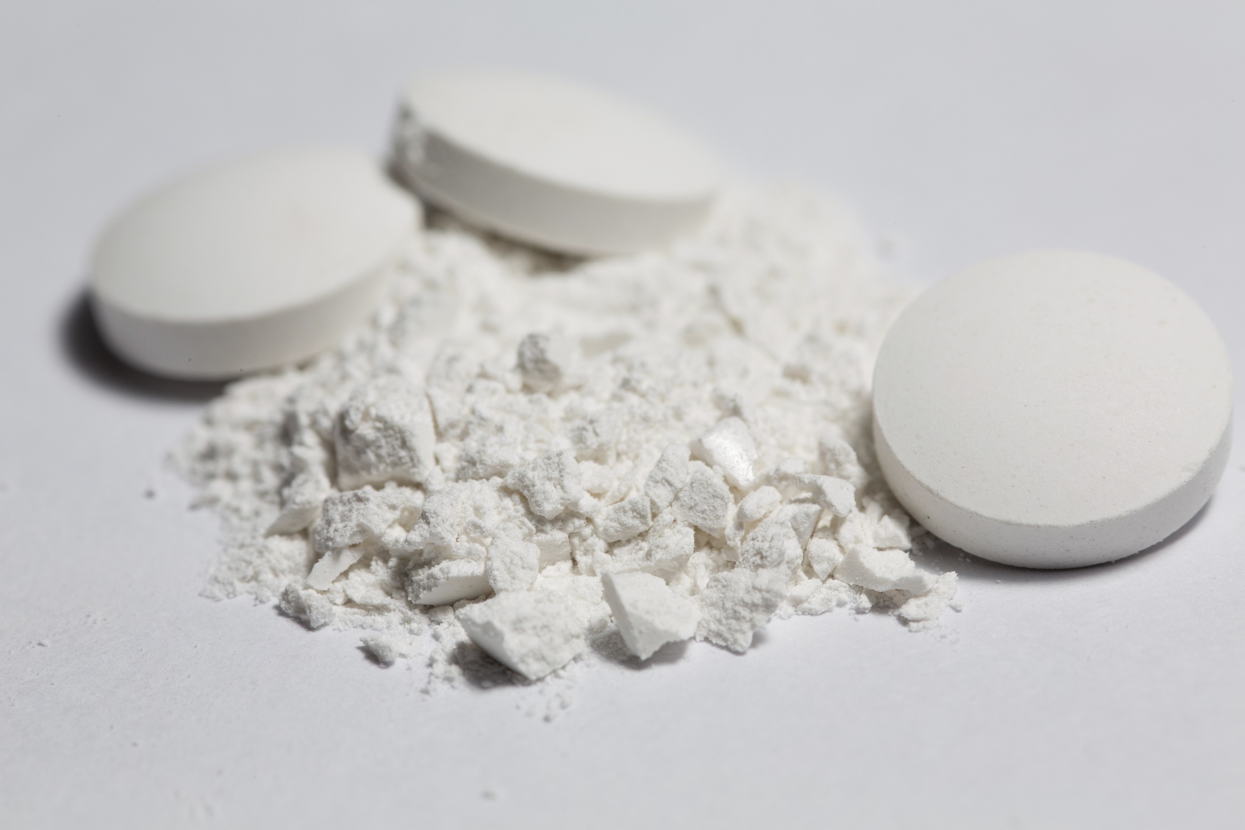 Vi sao khong nen nghien, be thuoc de uong? hinh anh