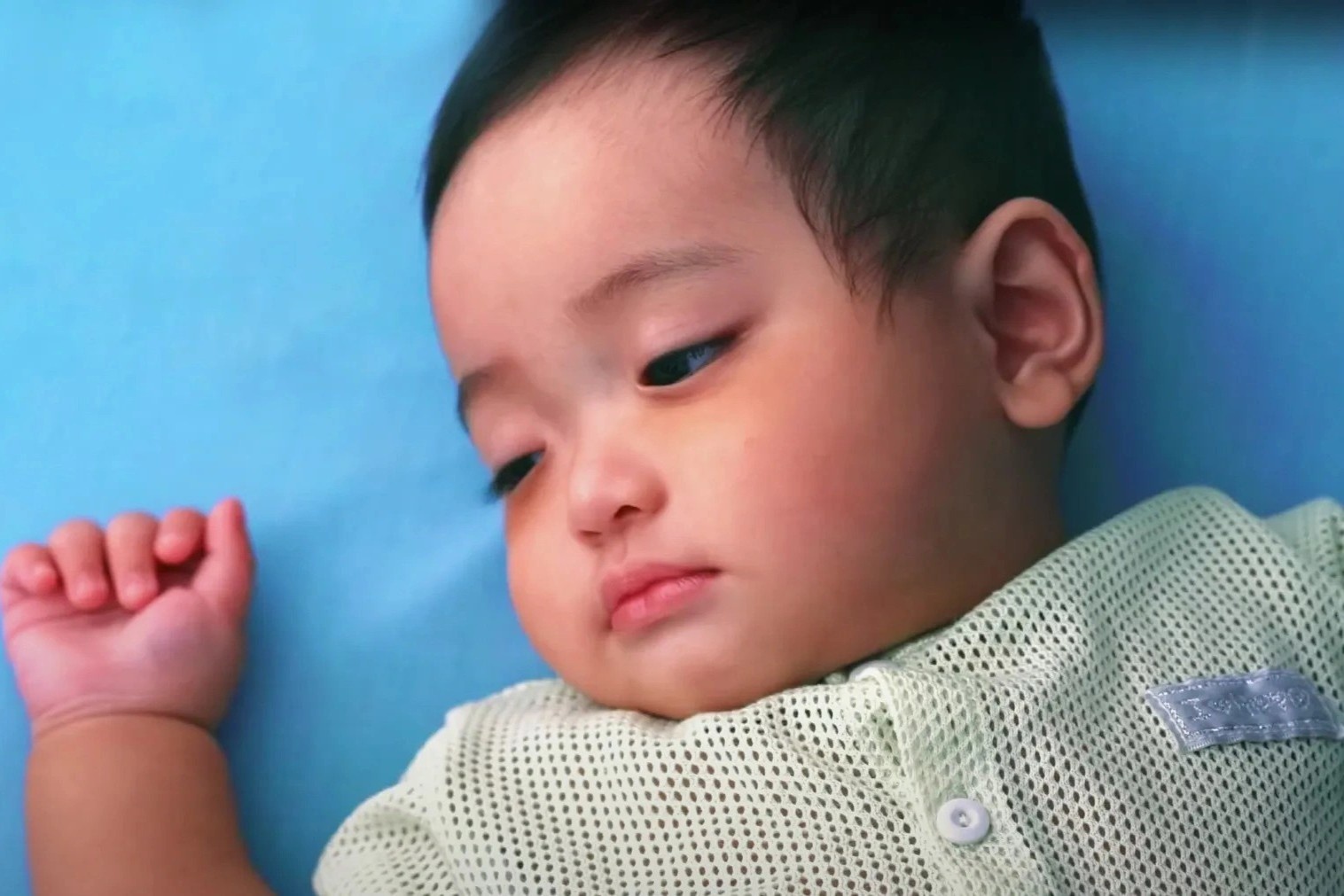 Dau hieu tre tieu chay cap do virus rota hinh anh