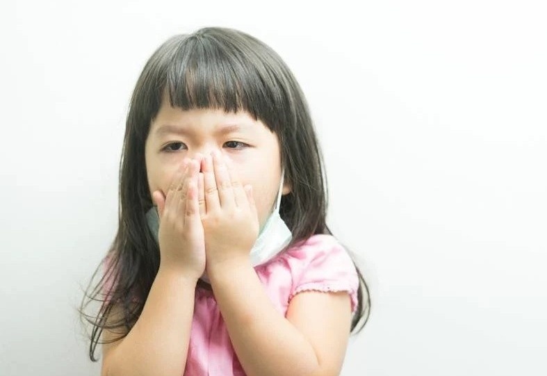 Cach giup tre het ho dom do cam lanh hinh anh