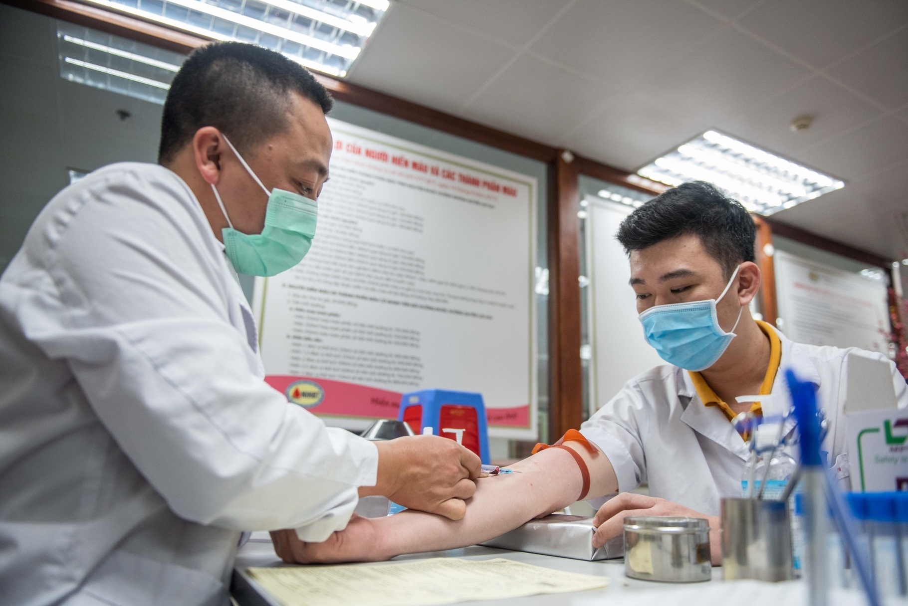Chi 1,5% dan so Viet Nam tham gia hien mau hinh anh
