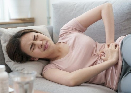 Dau vung duoi ron, co gai 19 tuoi bat ngo phat hien mac ung thu hinh anh