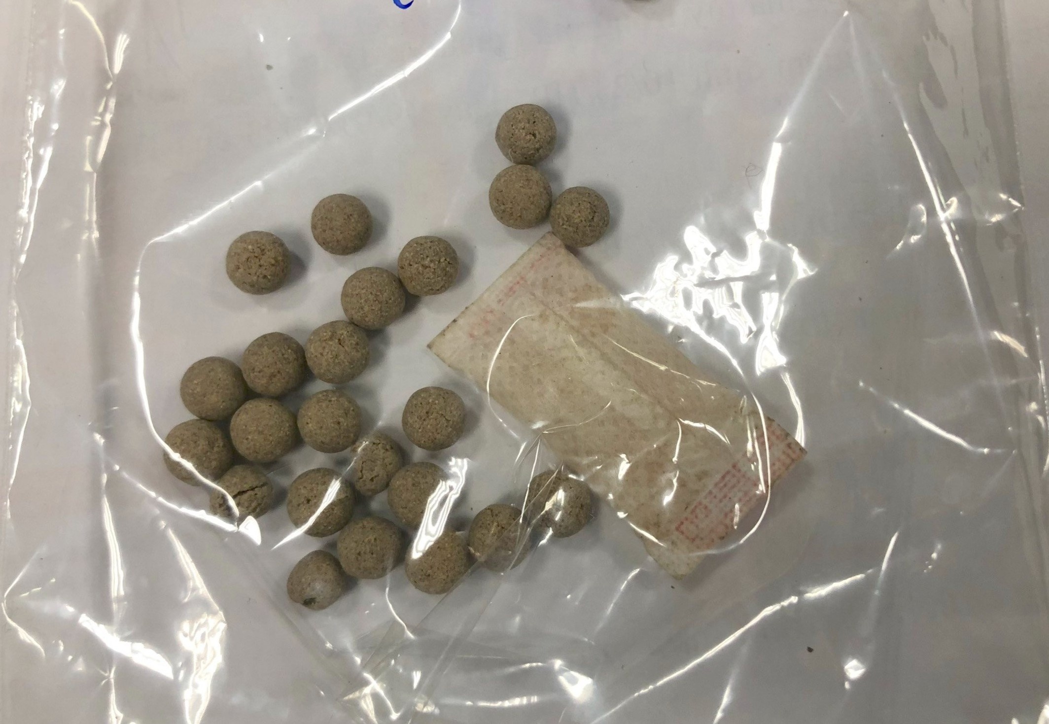 Suyt mat mang vi dung thuoc nam chua dai thao duong tron chat cam hinh anh