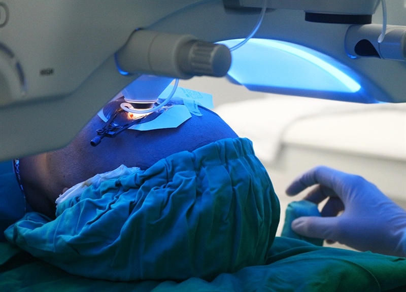 mo mat chua can anh 3