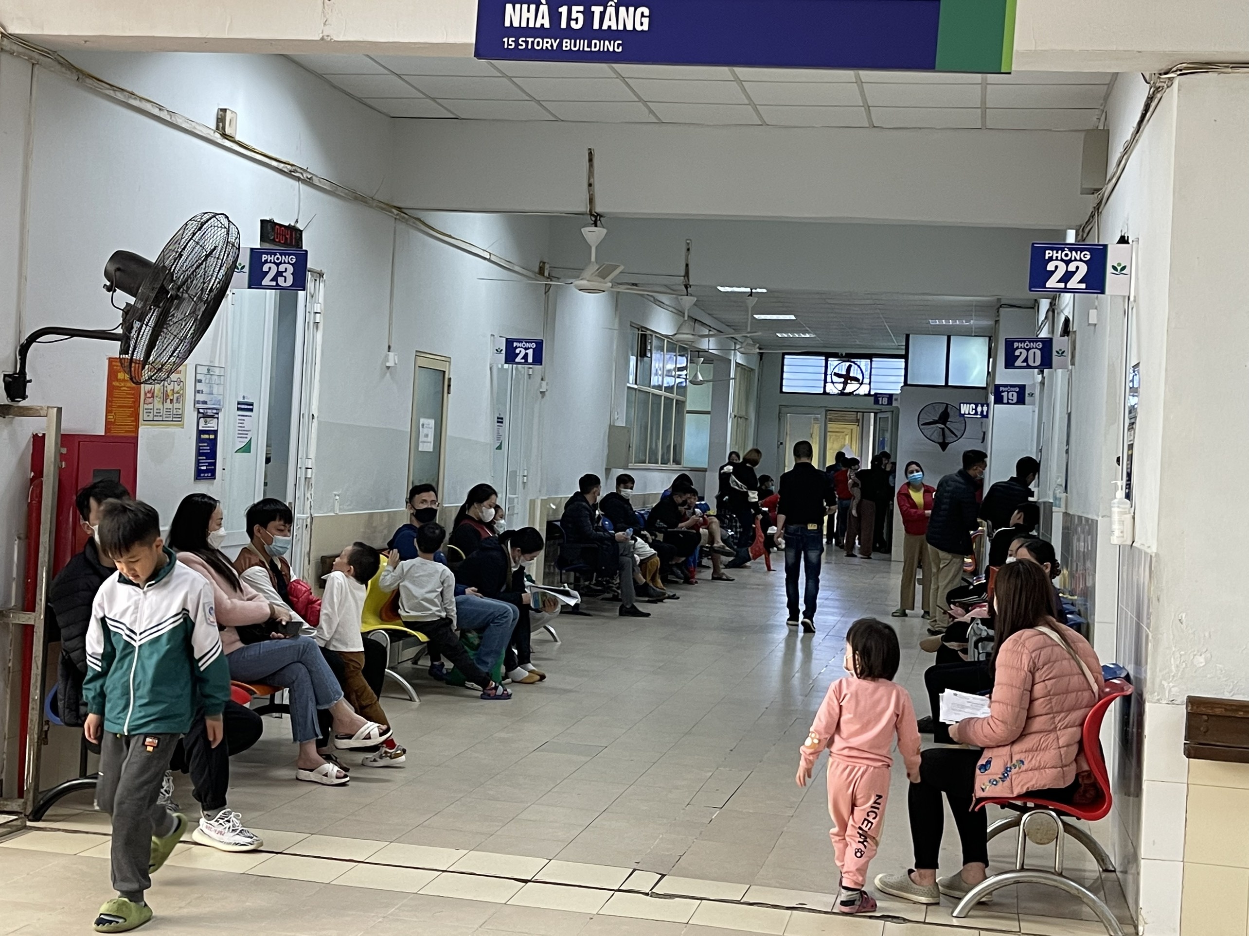 Benh vien kin giuong anh 2