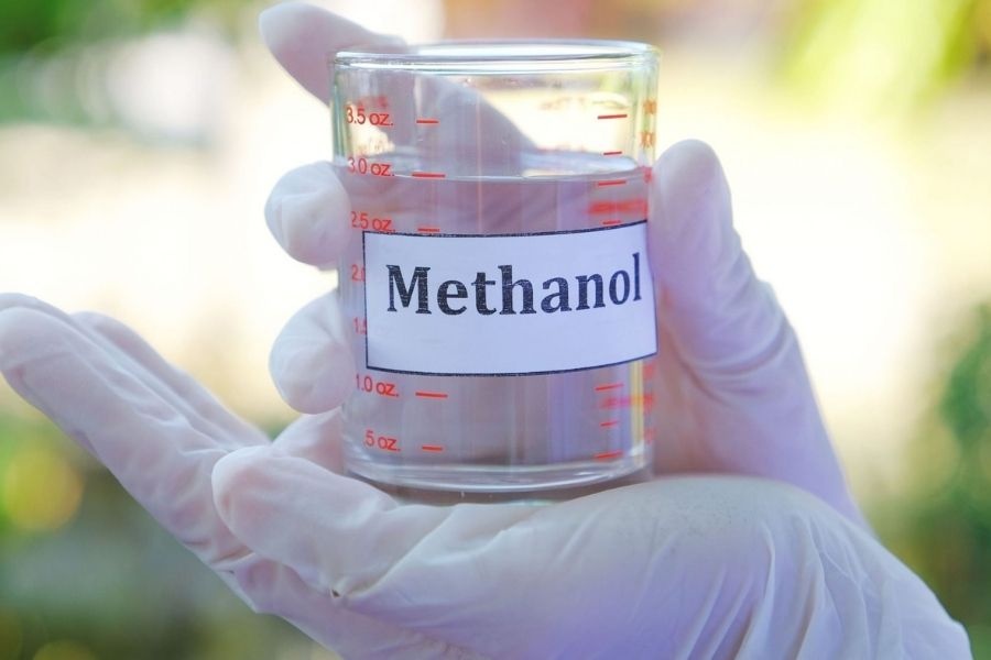 Dau hieu ban da bi nhiem doc methanol hinh anh