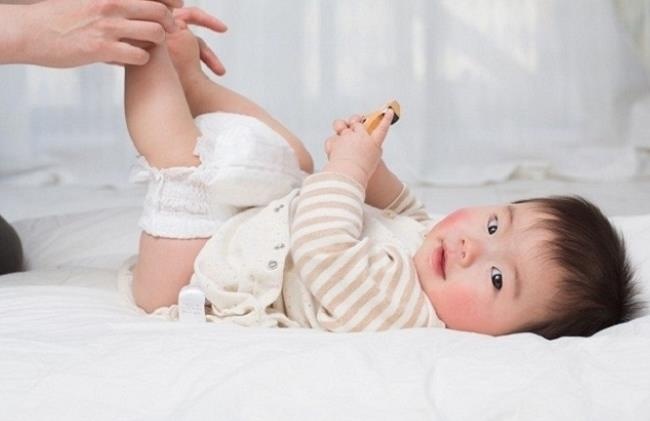 Dau hieu tre mac Rotavirus can nhap vien ngay hinh anh