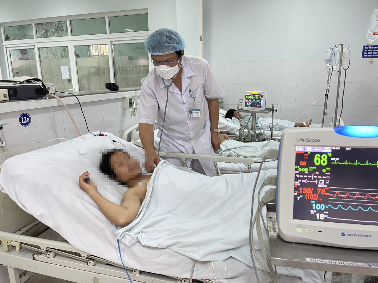 Suc khoe 3 nguoi duoc truyen thuoc hiem giai doc Botulinum tien trien hinh anh