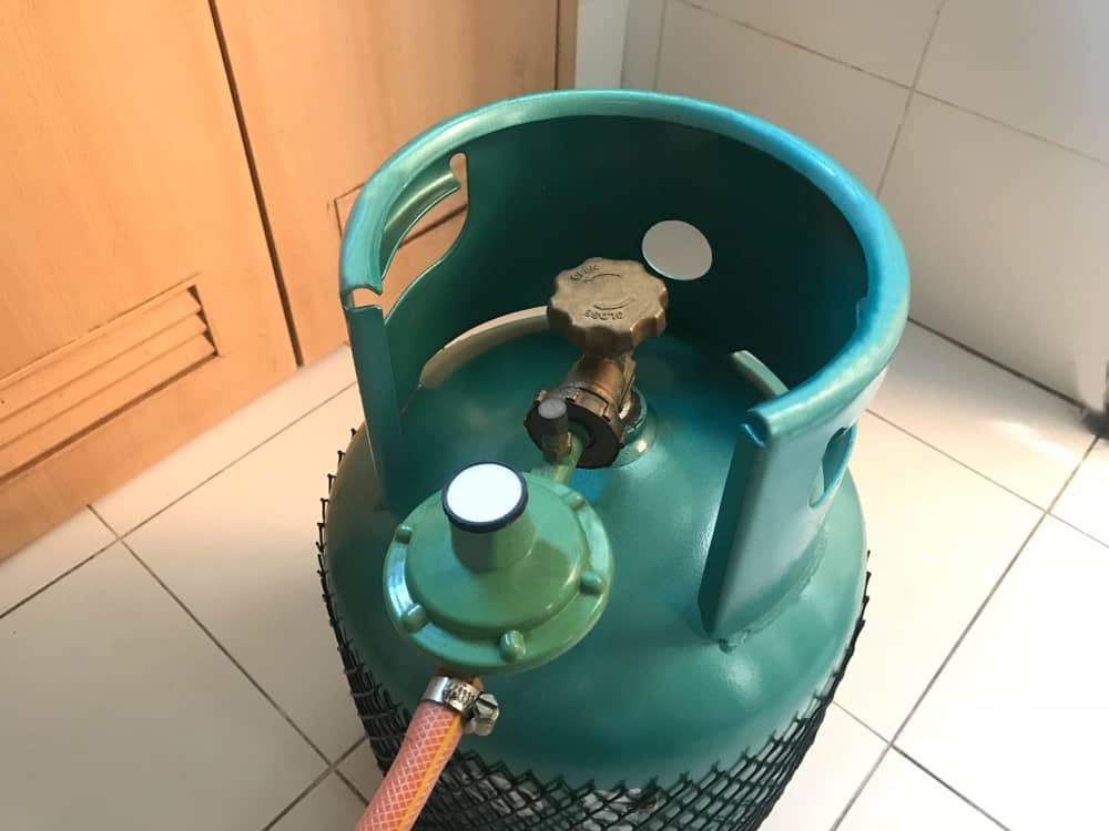 Be 7 tuoi bi manh sanh gam sau vao dui do no binh ga hinh anh